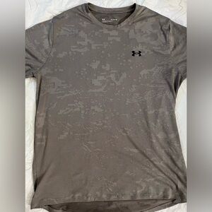 Men’s under amour t-shirt